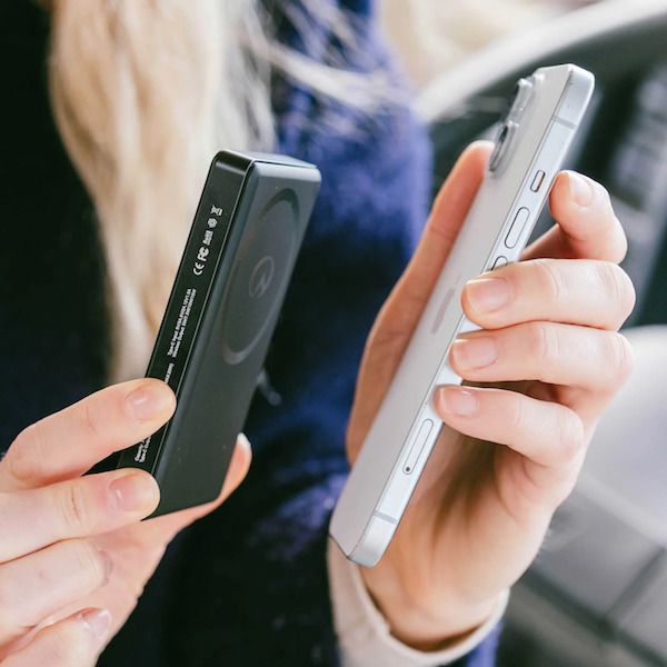 Lifeventure Wireless Power Bank - Image 2